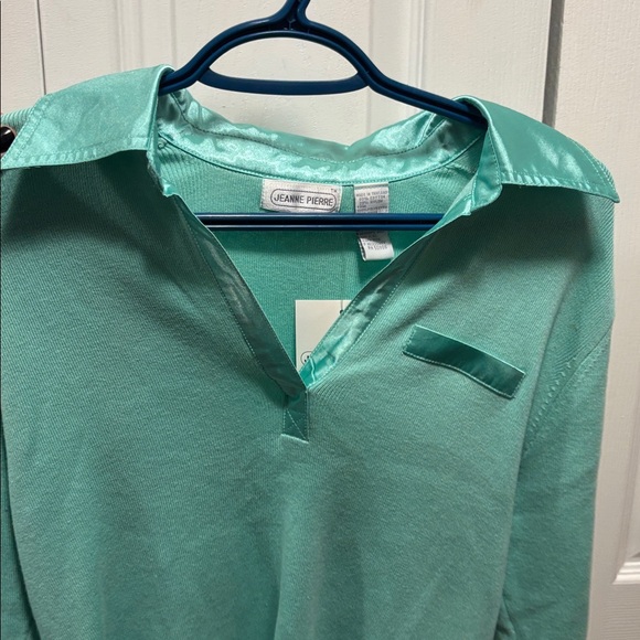 Jeanne Pierre Spearmint V-Neck Top - Picture 2 of 6